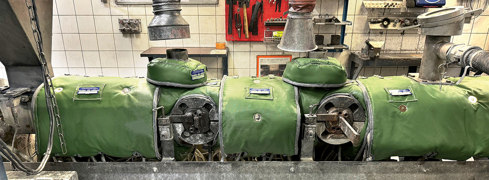 Removable reusable thermal blanket and jacket insulation installed on plastic extruder barrel